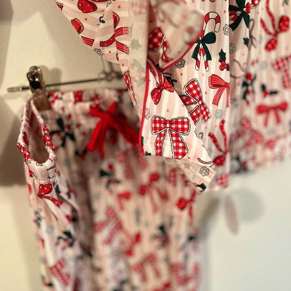 Caden Lane Red and White Bow Pajama Set NWT - Picture 8 of 12